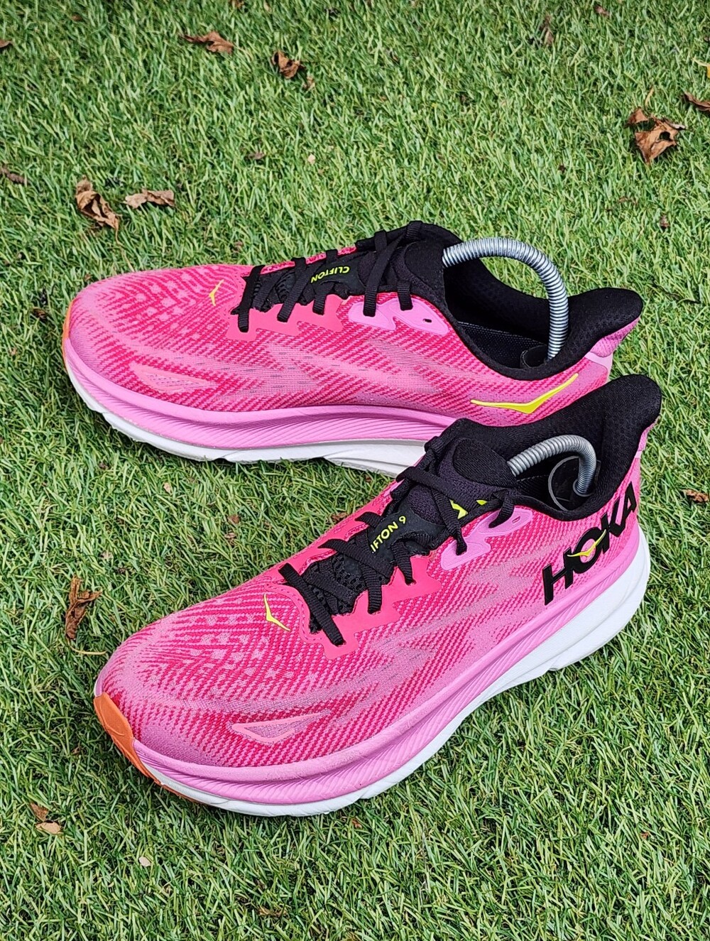 HOKA CLIFTON 9 - Womens Athletic Shoes - SIZE 9.5B